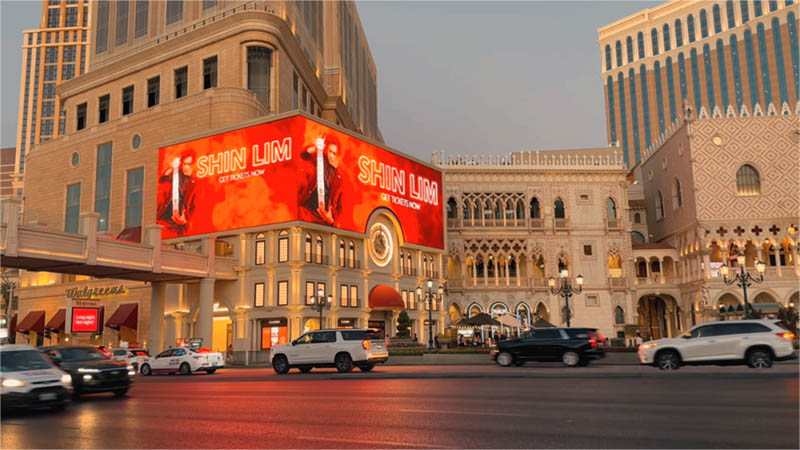 Yaham LED Spectacular Illuminates the Venetian's Clock Tower - yaham